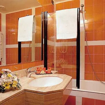 Отель Hotel Tivoli